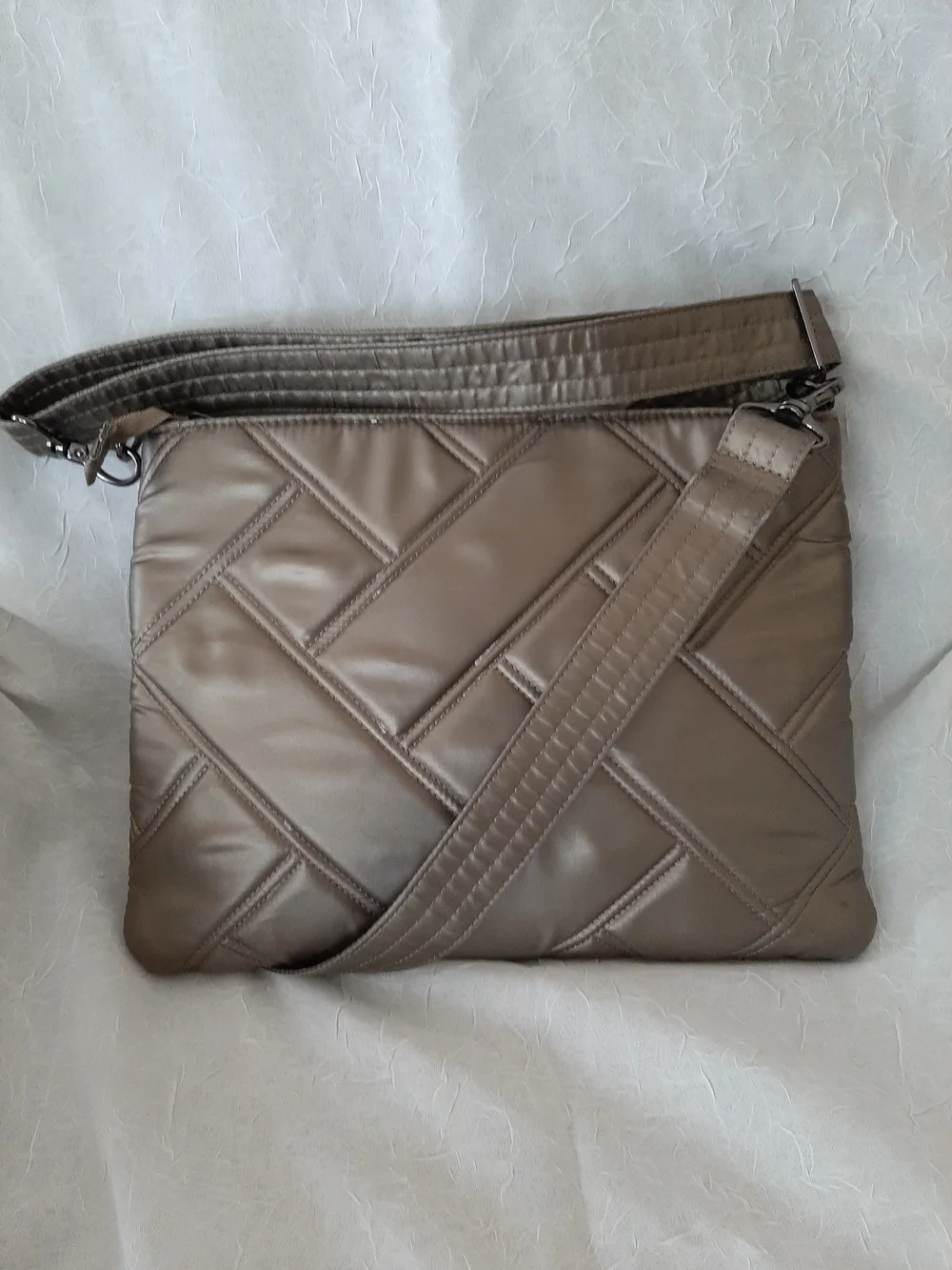 lug Dazzle Metallic Olive Green Shoulder Crossbody Zipper+ Pockets Purse Bag. - Picture 3 of 14